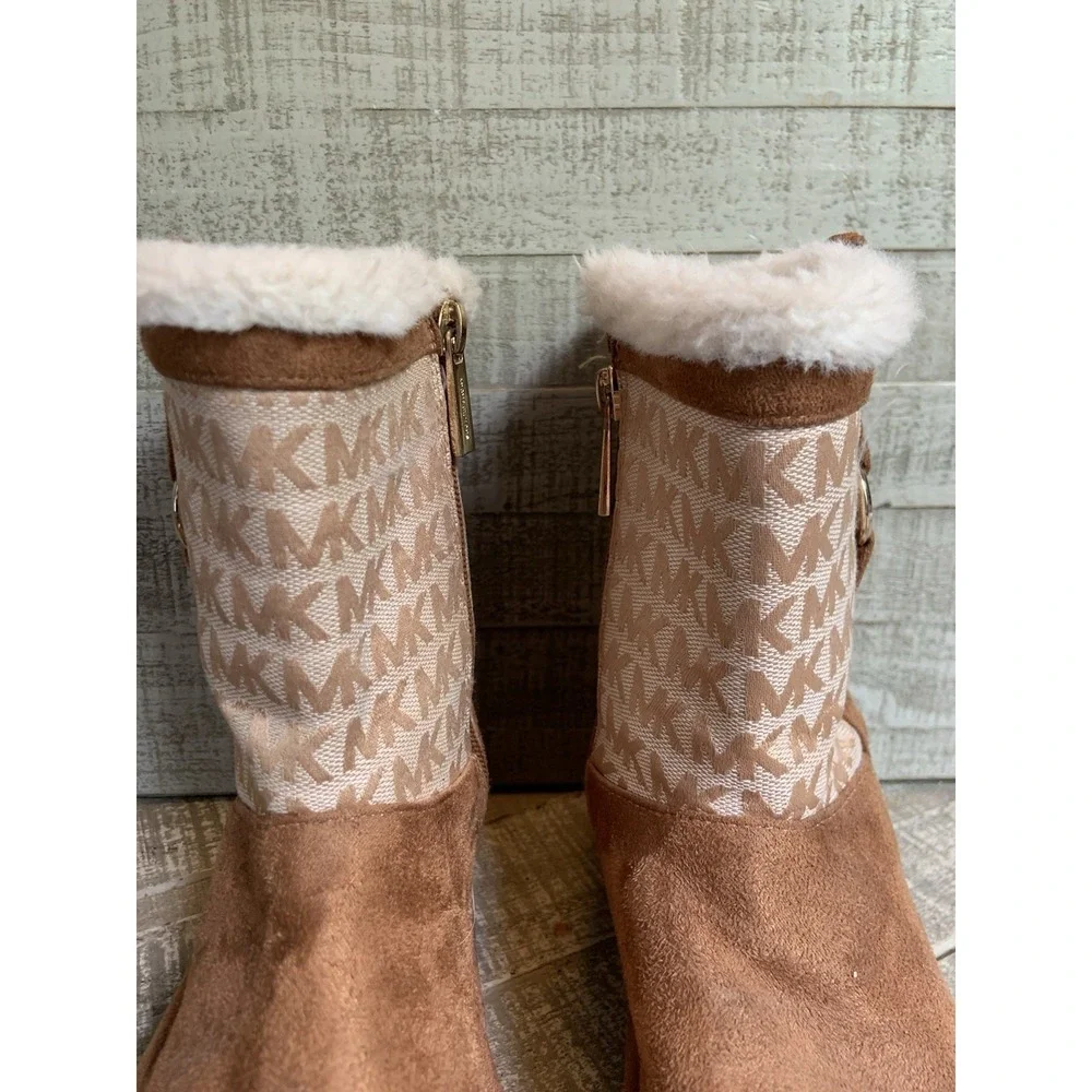 Women's MICHAEL KORS Signature Tan Brown Canvas Mid Winter Boots Sz 3